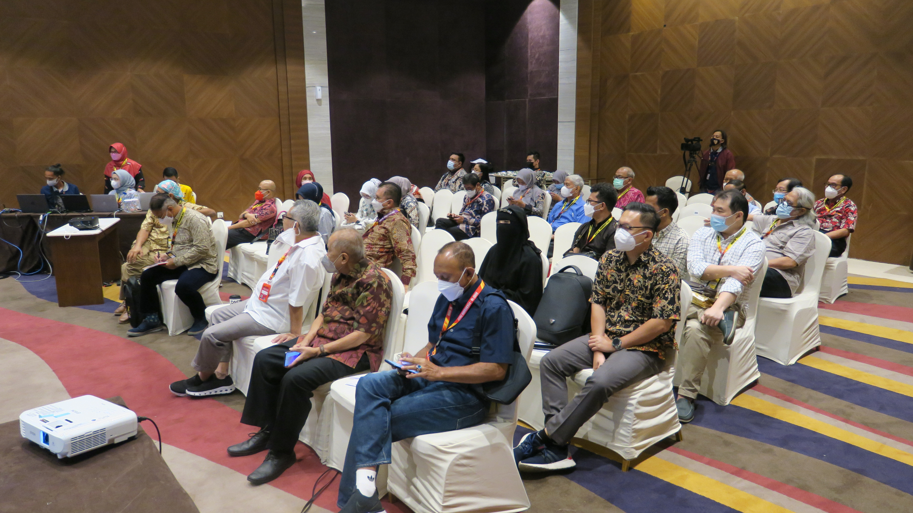 Sesi Simposium Etik &amp; Profesionalisme di KOGI XVIII